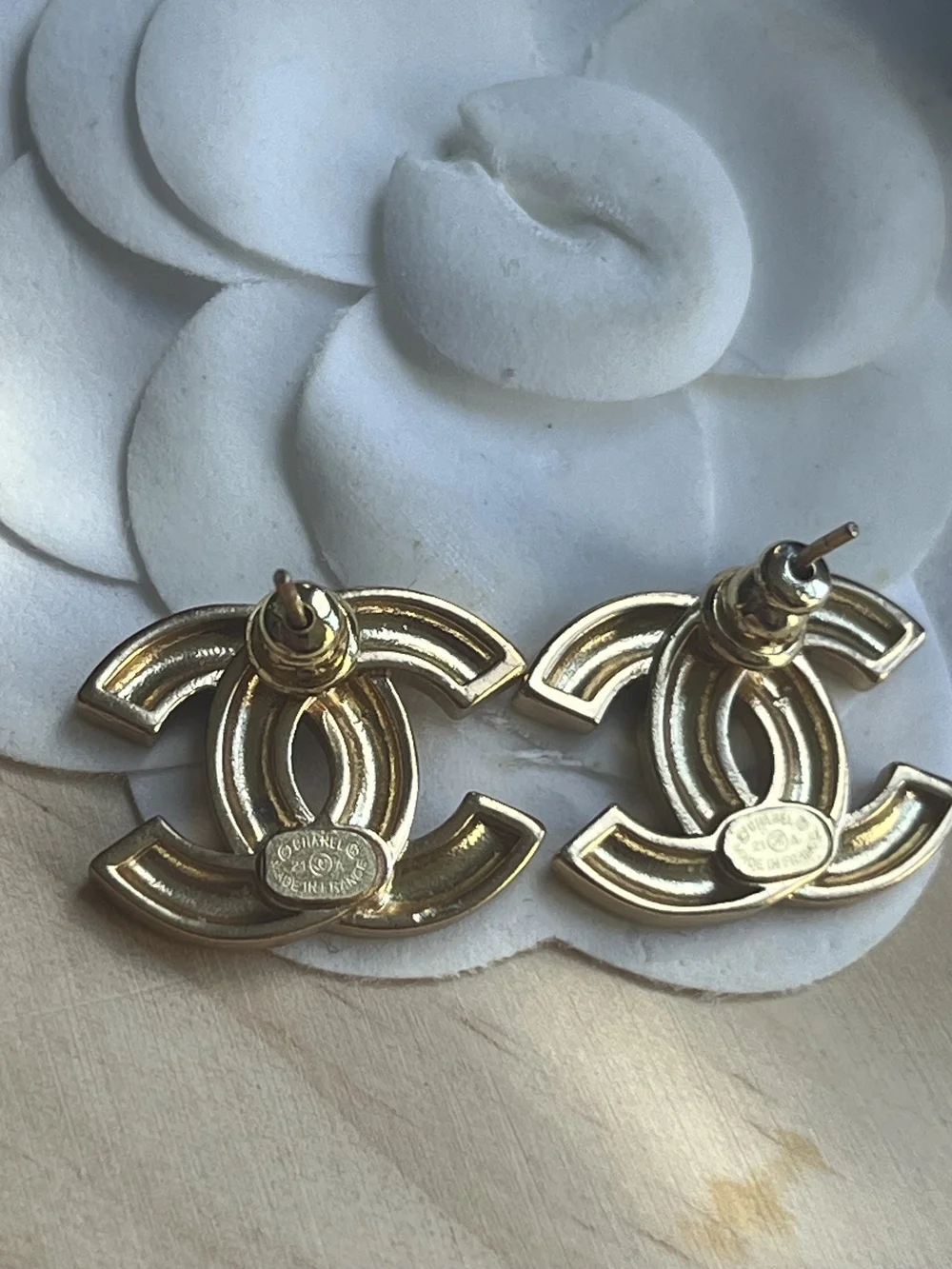 Vintage Chanel Gold-Tone CC  Quilted Earrings - Gold